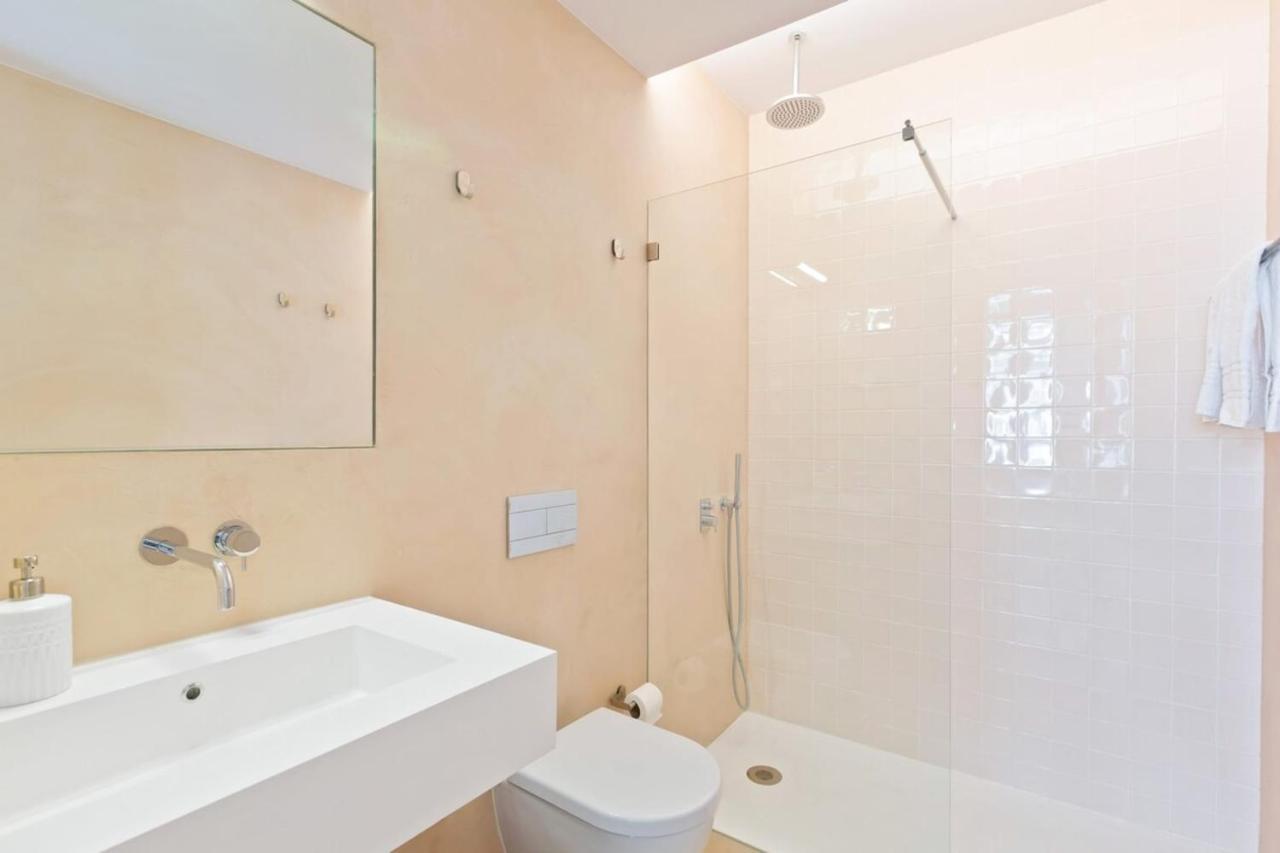 Spacious 1 Bedroom Apartment Near Baixa Lisbon Bagian luar foto