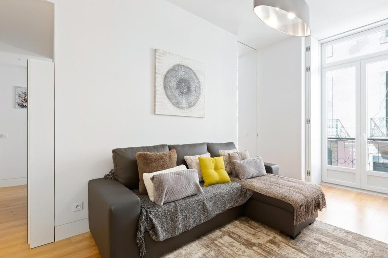 Spacious 1 Bedroom Apartment Near Baixa Lisbon Bagian luar foto